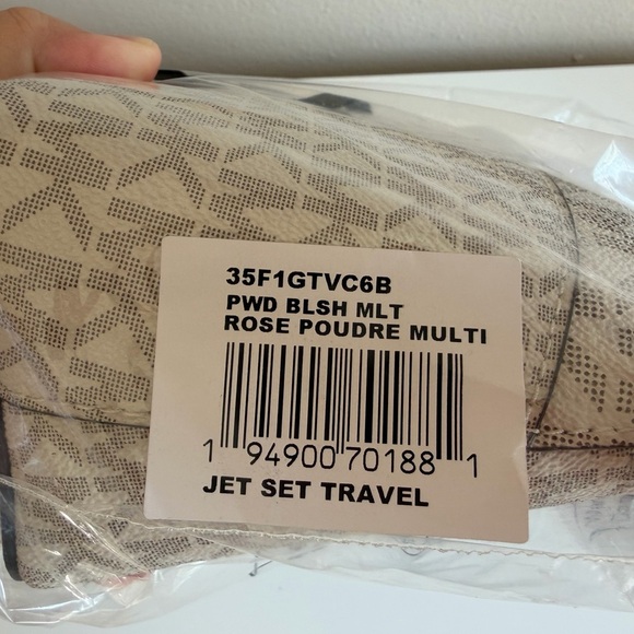 Michael Kors Jet Set Travel Medium Logo Dome Crossbody Bag NWT - Picture 6 of 6